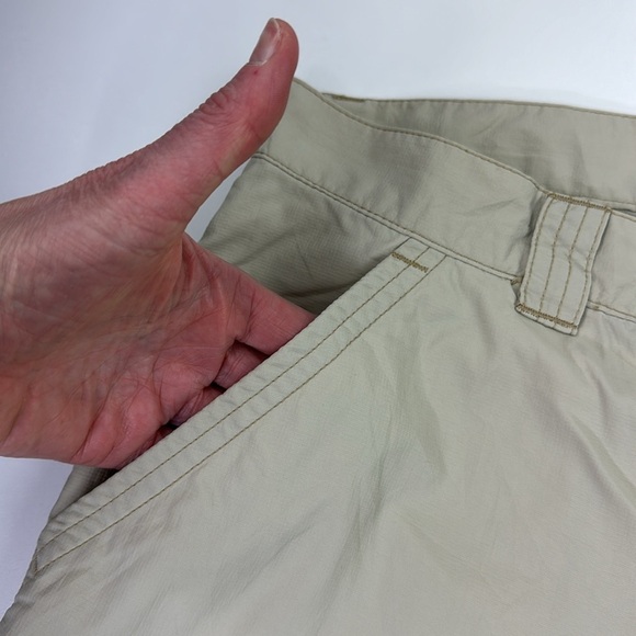 Columbia Men's lightweight beige outdoor hiking fishing shorts - Picture 7 of 11